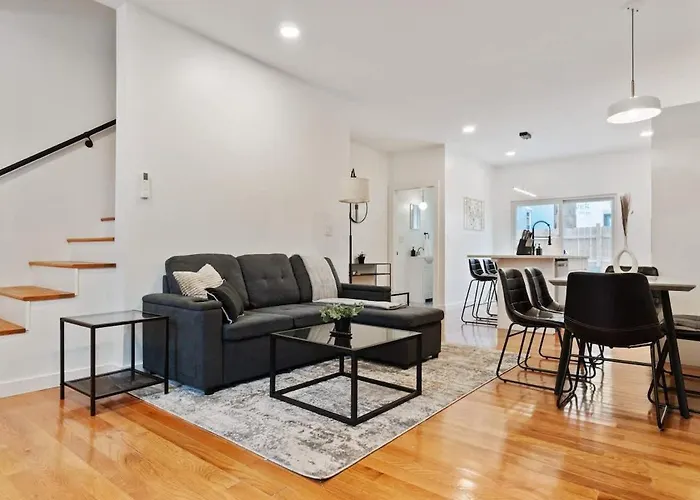3 Bdrm 2 And A Half Bath - House Private Yard Duplex * Pittsburgh