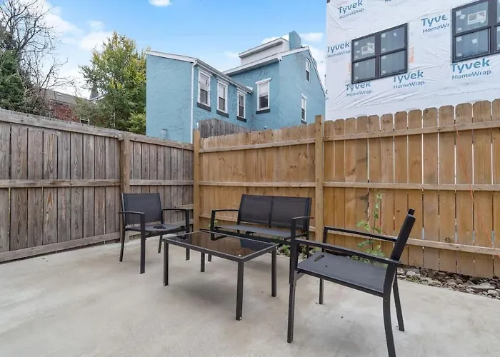 3 Bdrm 2 And A Half Bath - House Private Yard Duplex * Pittsburgh